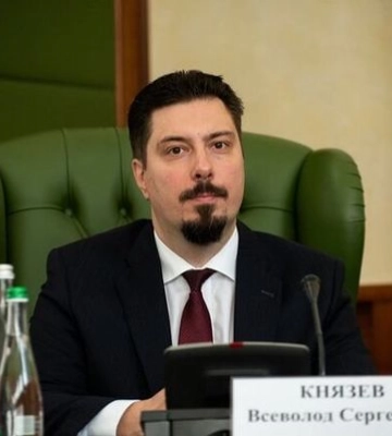 Экс-глава Верховного Суда Всеволод Князев развелся после 20 лет брака