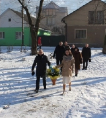 В Рахові відбулось урочисте покладання квітів до пам’ятника Тарасові Шевченку