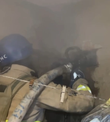 У Білопіллі вогнеборці врятували будинок від знищення