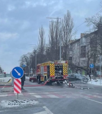 В Киеве после ракетной атаки на некоторых улицах перекрыли движение транспорта