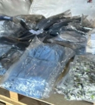 Британський підприємець приховав від берегівських митників 4,3 тисяч одиниць нового одягу та взуття