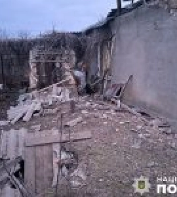 На Херсонщині внаслідок російських атак одна людина загинула та сім поранено, серед них п’ятеро поліцейських