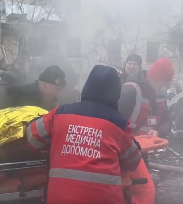 Троє людей загинули: рятувальна операція у Харкові триває