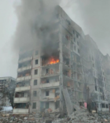 Харків: Під завалами 5-ти поверхового будинку залишаються люди
