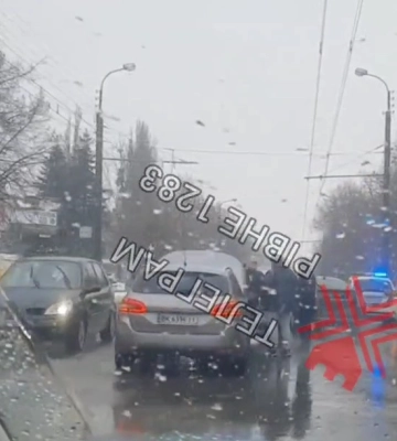 У Рівному на Луцькому кільці - ДТП (ВІДЕО)