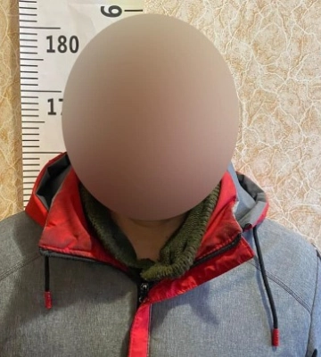 На Сумщині до 15 років засуджено чоловіка за систематичне ґвалтування падчерки