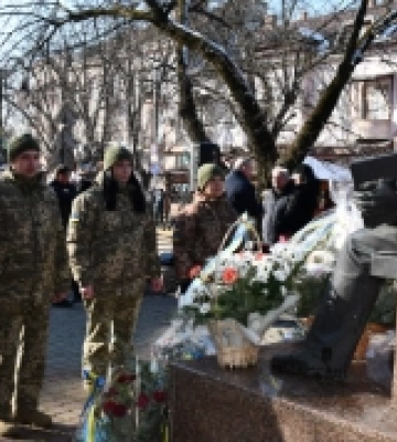 У місті Берегове відбулися святкові заходи біля пам’ятника Тараса Шевченка