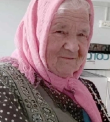 Волонтерка з Хуста зв’язала 50 пар рукавичок для дітей із родин ВПО