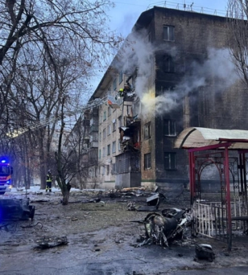Ракетний удар по Києву. Жахливі фото наслідків