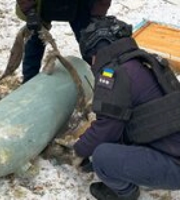 Удар по Киеву. Саперы изъяли боевую часть российской Х-101 и обломки другой ракеты – фото
