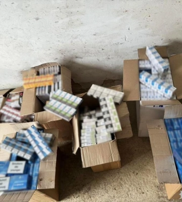 У Рівному на ринку вилучили 11 ящиків безакцизних цигарок