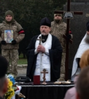 В Ужгороді попрощалися із полеглим захисником Анатолієм Сінькевичем