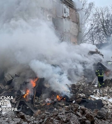 З-під завалів у Харкові дістали тіло 8-річної дівчинки, її мама загинула