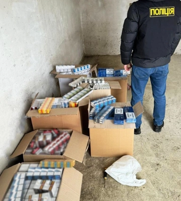 У рівнянина на ринку вилучили 11 ящиків цигарок