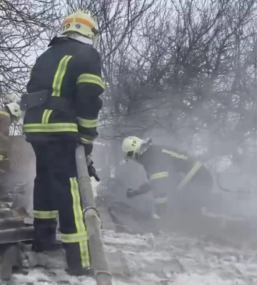У Ромнах вогнеборці врятували будинок від знищення
