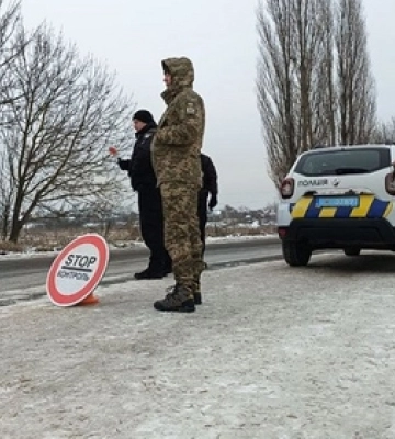 У Рожищі працівники ТЦК зупиняли авто та перевіряли документи водіїв (відео)