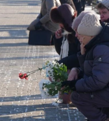 Повернувся на щиті: провели прощання з загиблим Героєм на Дніпропетровщині