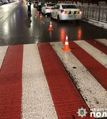 ДТП в Киеве: людей сбили на пешеходном переходе