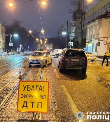 У Львові чоловік загинув у ДТП з BMW X5, - ФОТО