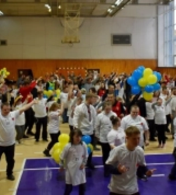 У Луцьку діти із синдромом Дауна, танцюючи спортивні танці, встановили рекорд України