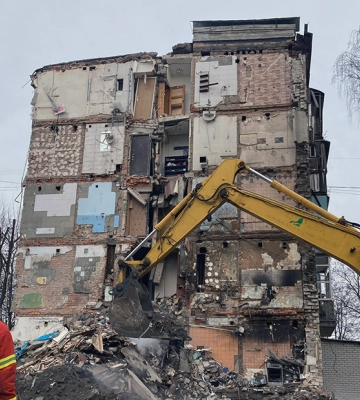 У будинку на вулиці Академіка Проскури в Харкові відновили пошукові роботи