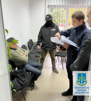 В Ужгороді за одержання хабаря судитимуть завідувача кафедри військової підготовки університету