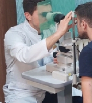 Рівненські хірурги врятували військовому око, поранене осколками