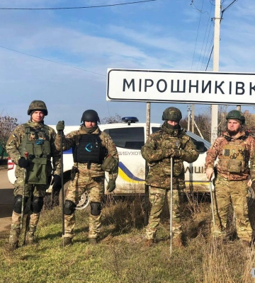 Поліцейські-кінологи з Рівненщини розміновують багатостраждальну Херсонщину