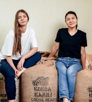 Від какао бобів до плитки: сестри-шоколатьє з Луцька «рвуть» тікток