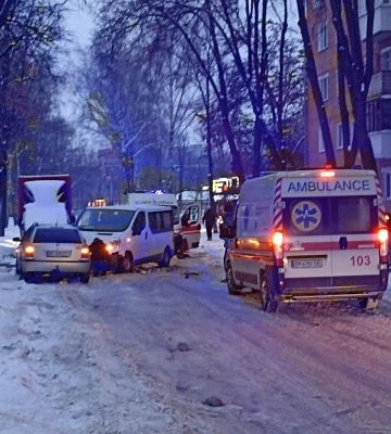 У Сумах сталася потрійна ДТП з постраждалими