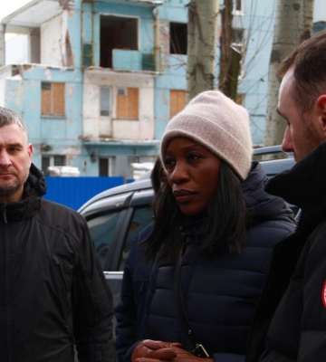 Делегація ООН відвідала пошкоджений росіянами будинок в Запоріжжі