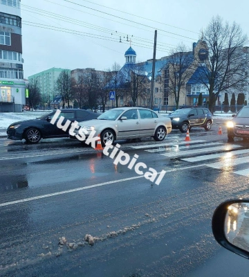 У Луцьку авто збило жінку на пішохідному переході