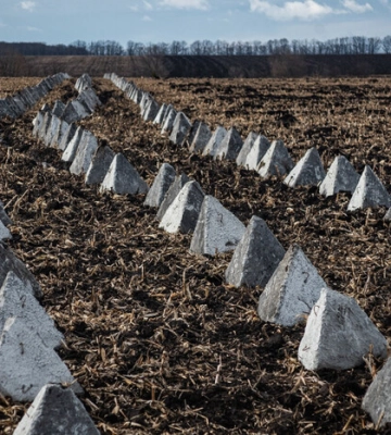 Украина получит от Словакии технику для строительства оборонных рубежей
