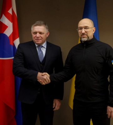 Прем’єр Словаччини Роберт Фіцо та очільник уряду України Денис Шмигаль зустрілися в Ужгороді