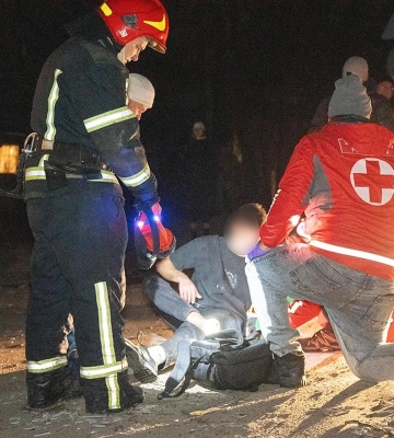 Росіяни атакували Одесу шахедами у дві хвилі: є влучання та постраждалі, спалахнули пожежі