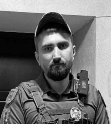 Одна із перейменованих у Херсоні вулиць носить ім’я загиблого патрульного Віталія Новицького