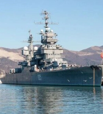 Рашисти перекинули пошкоджений ВДК &quot;Оленегорский горняк&quot; із Новоросійська в окупований Севастополь, - ВМС