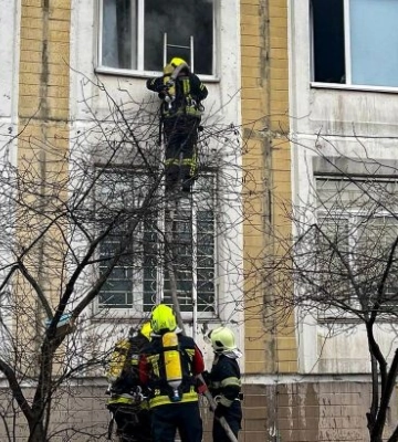 В Киеве случился пожар в школе, детей перевели на онлайн обучение
