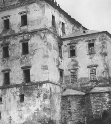 Замок у Тернополі на фото 1920-1930-х років