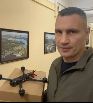Кличко привітав бійців 42-ї ОМБр з днем заснування бригади й подарував 50 FPV дронів