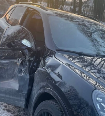 На Рівненщині зіткнулись трактор та "Porsche Cayenne": відомі деталі