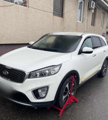 Розшукуване Інтерполом авто затримали прикордонники на Закарпатті