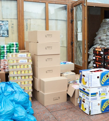 Дві тисячі продуктових наборів, вісім очисних станцій для води з Франківщини доставили херсонцям