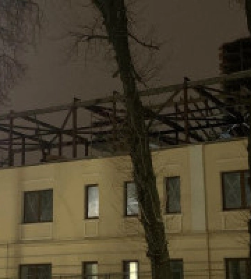Попри відкрите кримінальне провадження продовжується самовільна надбудова Будинку Замкова