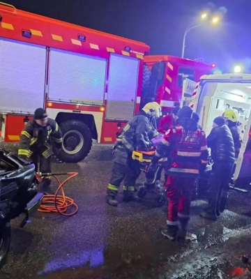 У Павлограді зіштовхнулись дві автівки: 21-річну водійку затисло в салоні легковика