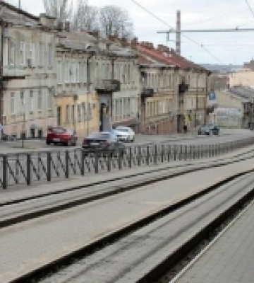 Зсуви грунту та просідання дороги: на узвозі Маринеска в Одесі ремонтуватимуть трамвайну колію