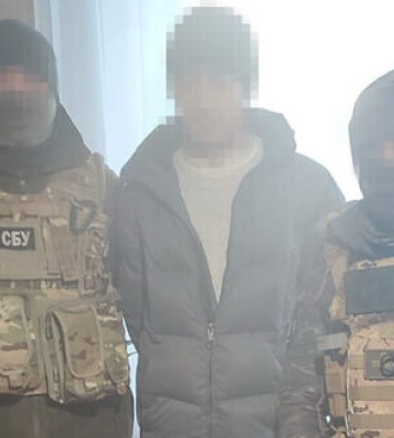 Розвідував місця розташування підрозділів ЗСУ на Донеччині: СБУ затримала російського інформатора. ФОТО