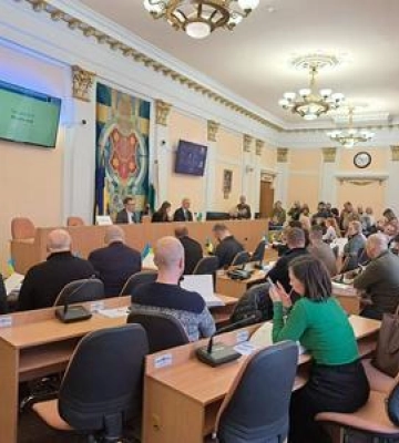 Понад 100 питань в порядку денному: у Полтавській міській раді розпочалася чергова сесія