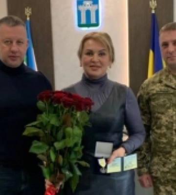 Відзнаку від Валерія Залужного отримала рівненська волонтерка