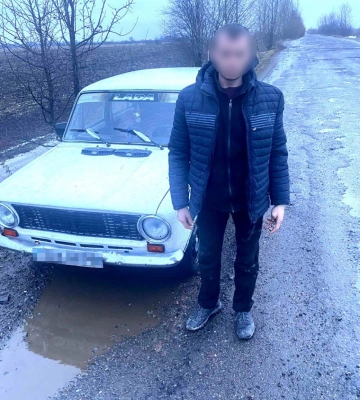 На Рівненщині поліцейські зупинили водія, який перебував у стані сп&#039;яніння та мав підробне посвідчення